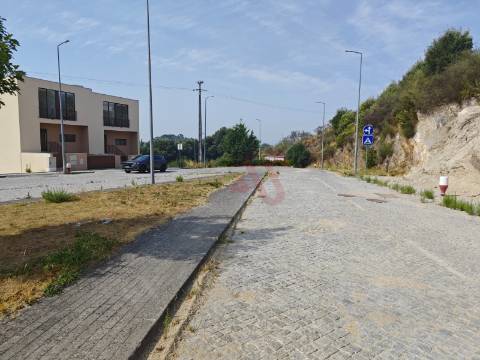 Moradia em Banda T3 nova em Boim, Lousada