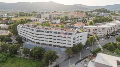 OPORTUNIDADE EXCLUSIVA: Apartamento T3 de Luxo, Totalmente Mobilado e Equipado – Caldelas, Guimarães