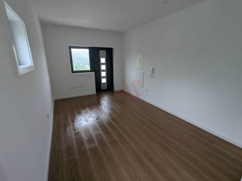 Apartamento T1 renovado | Rés-do-chão | PRONTO A HABITAR | Fafe