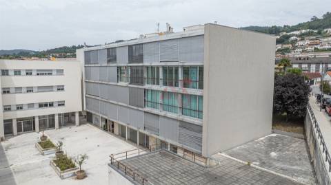 Apartamento T3 com 153 m² | Garagem Fechada | Ar Condicionado | Aquecimento Central | Vizela