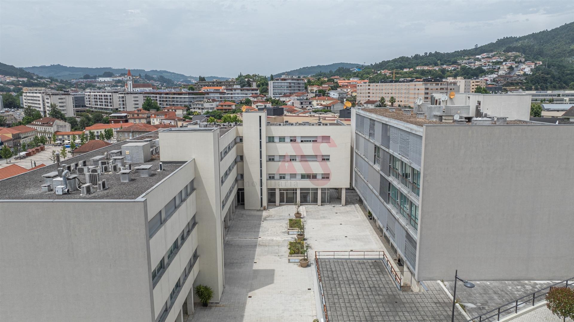 Apartamento T3 com 153 m² | Garagem Fechada | Ar Condicionado | Aquecimento Central | Vizela