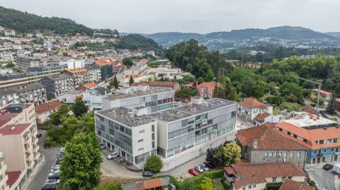 Apartamento T3 com 153 m² | Garagem Fechada | Ar Condicionado | Aquecimento Central | Vizela