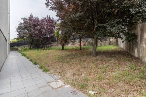 Apartamento T3 com 153 m² | Garagem Fechada | Ar Condicionado | Aquecimento Central | Vizela