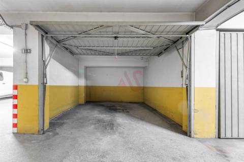 Apartamento T3 com 153 m² | Garagem Fechada | Ar Condicionado | Aquecimento Central | Vizela