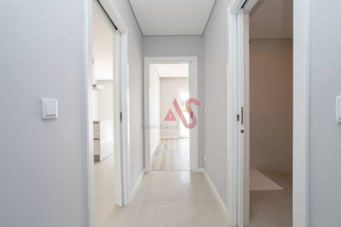 Moradia T4 nova em Fernão Ferro, Seixal