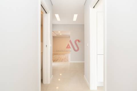 Moradia T4 nova em Fernão Ferro, Seixal