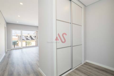 Moradia T4 nova em Fernão Ferro, Seixal