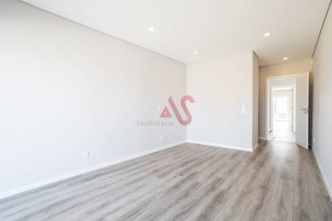 Moradia T4 nova em Fernão Ferro, Seixal