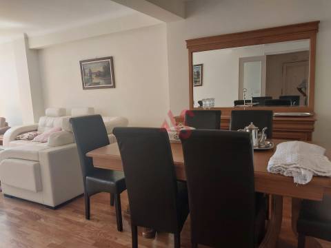 Apartamento T3 no centro de Barcelos