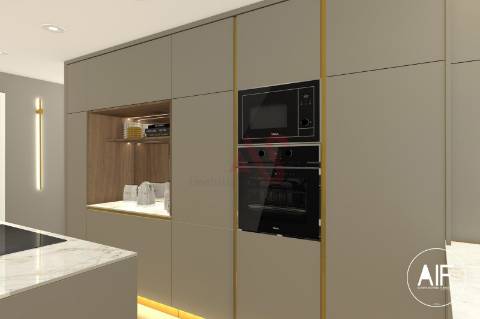 Apartamento T3 convertido em T4 Remodelado em Vila das Aves, Santo Tirso