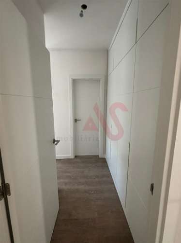 Apartamento T3 convertido em T4 Remodelado em Vila das Aves, Santo Tirso