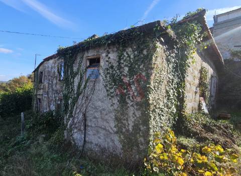 Moradia para Restauro Total em Roriz, Santo Tirso