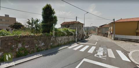 Terreno  para construção a 10 minutos do Hospital S. João.