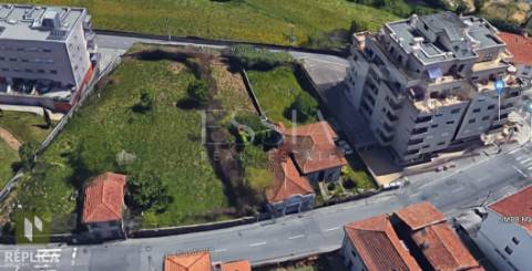 Terreno  para construção a 10 minutos do Hospital S. João.