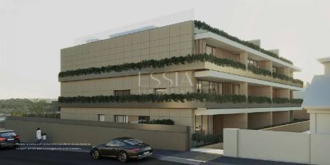 Apartamento T4 Duplex ao Parque da Cidade com Piscina e Jardim Privativo