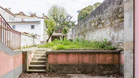 Prédio no Centro Histórico do Porto inserido nos Caminhos do Romântico