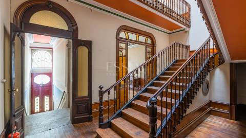 Prédio no Centro Histórico do Porto inserido nos Caminhos do Romântico