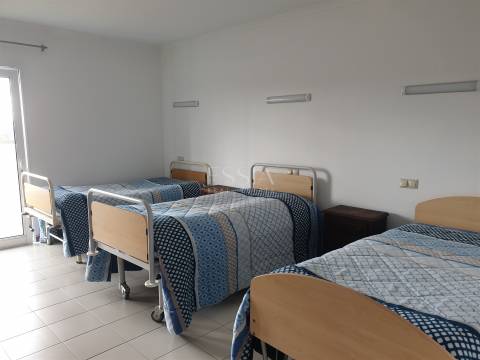 Residência Sénior em Gondomar  »  Venda de Imóvel e Cedência de Exploração de Negócio