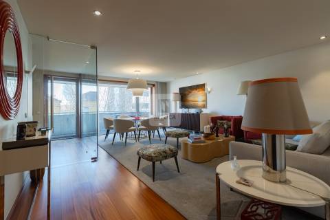 Apartamento T3 Mobilado e Decorado à Avenida da Boavista