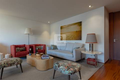 Apartamento T3 Mobilado e Decorado à Avenida da Boavista