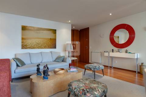 Apartamento T3 Mobilado e Decorado à Avenida da Boavista