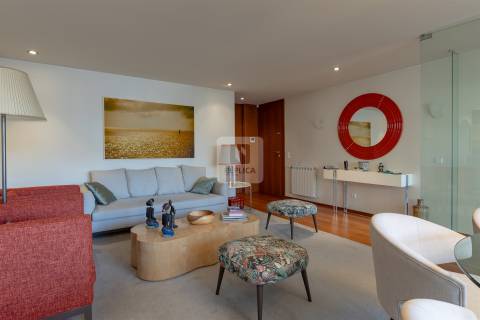 Apartamento T3 Mobilado e Decorado à Avenida da Boavista