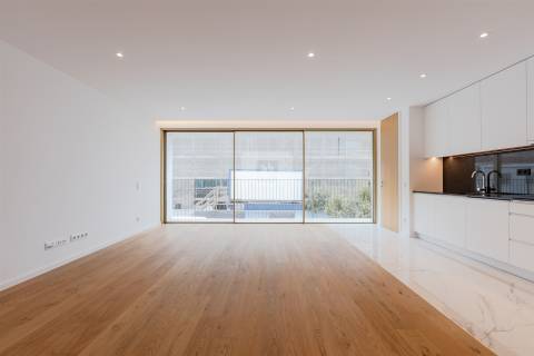 Apartamento T2 com Vistas de Rio e Mar em Canidelo - Vila Nova de Gaia &#124; Pronto a Habitar