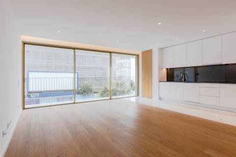 Apartamento T2 com Vistas de Rio e Mar em Canidelo - Vila Nova de Gaia &#124; Pronto a Habitar