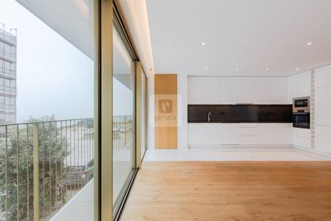 Apartamento T2 com Vistas de Rio e Mar em Canidelo - Vila Nova de Gaia &#124; Pronto a Habitar