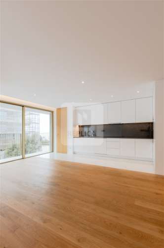 Apartamento T2 com Vistas de Rio e Mar em Canidelo - Vila Nova de Gaia &#124; Pronto a Habitar