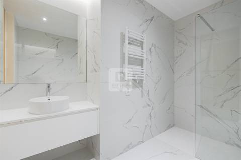 Apartamento T2 com Vistas de Rio e Mar em Canidelo - Vila Nova de Gaia &#124; Pronto a Habitar