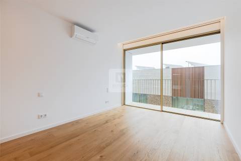 Apartamento T2 com Vistas de Rio e Mar em Canidelo - Vila Nova de Gaia &#124; Pronto a Habitar