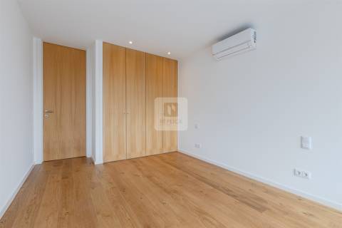 Apartamento T2 com Vistas de Rio e Mar em Canidelo - Vila Nova de Gaia &#124; Pronto a Habitar