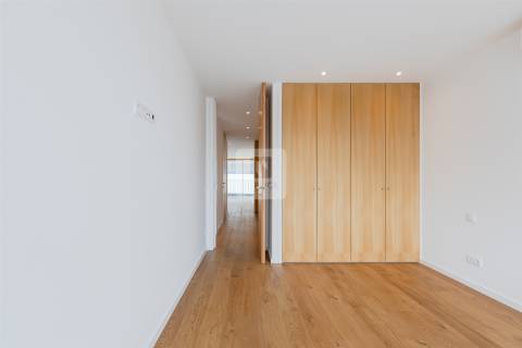 Apartamento T2 com Vistas de Rio e Mar em Canidelo - Vila Nova de Gaia &#124; Pronto a Habitar