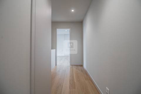 Penthouse T3 Duplex aos Jardins da Arrábida com Vistas de Rio e de Mar