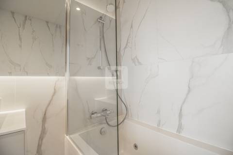 Penthouse T3 Duplex aos Jardins da Arrábida com Vistas de Rio e de Mar