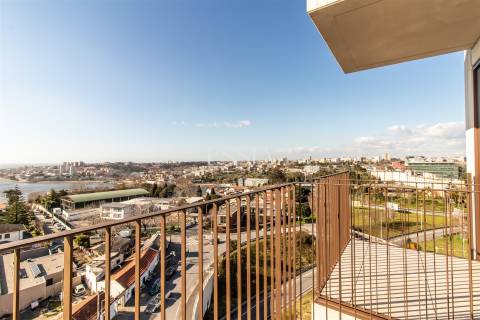 Penthouse T3 Duplex aos Jardins da Arrábida com Vistas de Rio e de Mar
