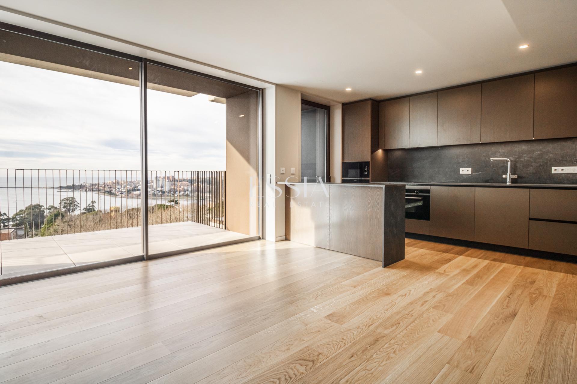 Penthouse T3 Duplex aos Jardins da Arrábida com Vistas de Rio e de Mar