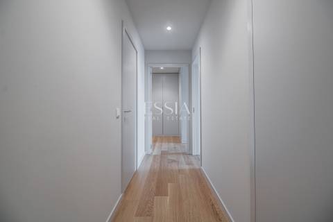 Penthouse T3 Duplex aos Jardins da Arrábida com Vistas de Rio e de Mar