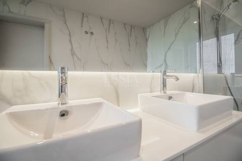 Penthouse T3 Duplex aos Jardins da Arrábida com Vistas de Rio e de Mar