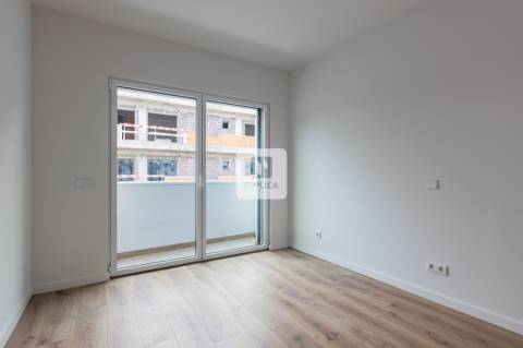 Apartamento T3 Novo à Prelada - Empreendimento com Jardim Comum de 3.580m2