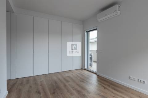 Apartamento T3 Novo à Prelada - Empreendimento com Jardim Comum de 3.580m2