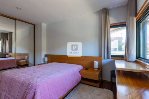 Moradia T4 Vistas Rio Douro com Piscina e Cais Privativo em Gondomar