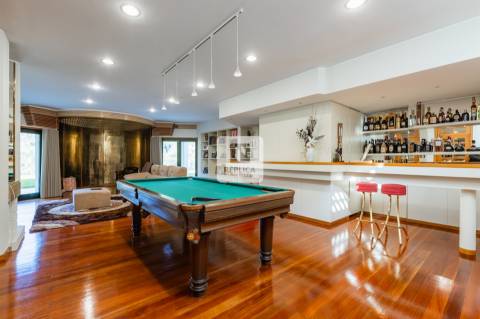 Moradia T4 Vistas Rio Douro com Piscina e Cais Privativo em Gondomar