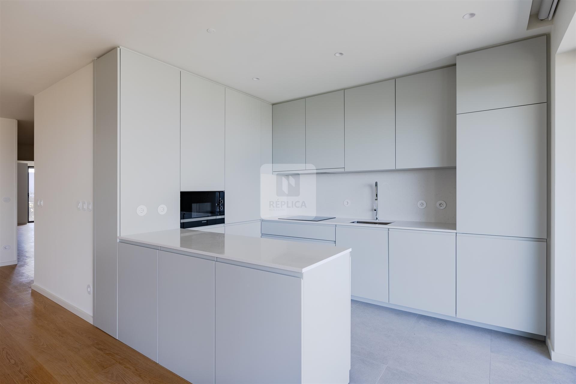 Apartamento T3 em Canidelo - Condomínio com Piscina Exterior e Campo de Padel