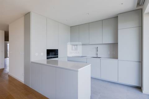 Apartamento T3 em Canidelo - Condomínio com Piscina Exterior e Campo de Padel