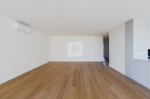 Apartamento T3 em Canidelo - Condomínio com Piscina Exterior e Campo de Padel