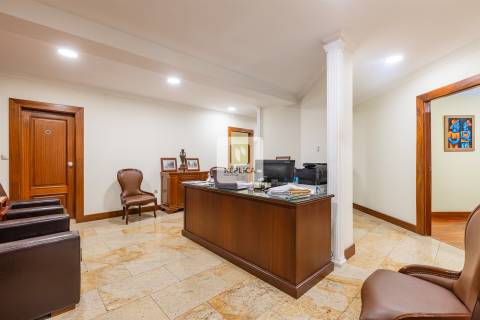 Escritório Mobilado na Rua Passos Manuel - Baixa do Porto &#124; Exclusivo Réplica