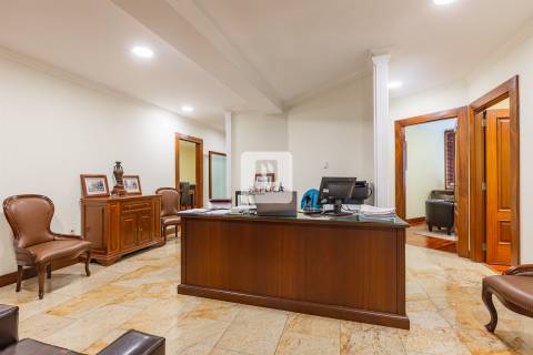 Escritório Mobilado na Rua Passos Manuel - Baixa do Porto &#124; Exclusivo Réplica