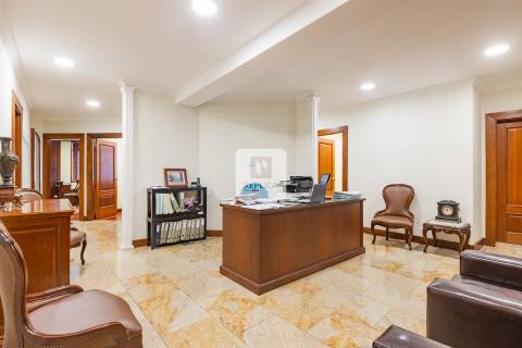 Escritório Mobilado na Rua Passos Manuel - Baixa do Porto &#124; Exclusivo Réplica